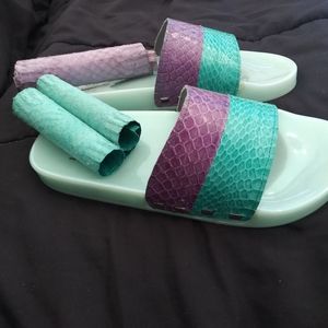 Women Snakeskin Slides